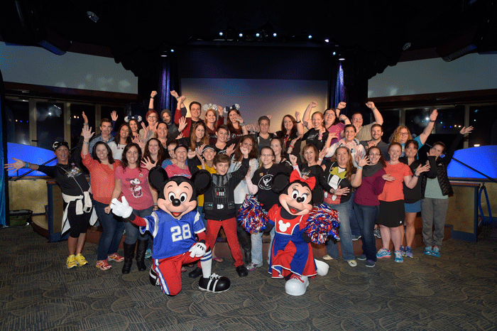 cigna-event-mickey-minnie-group-fun